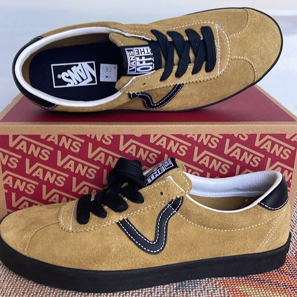 Vans Men’s Sport Low Suede Antelope
VN000CQR5QJ
Sneakers - Picture 3 of 16